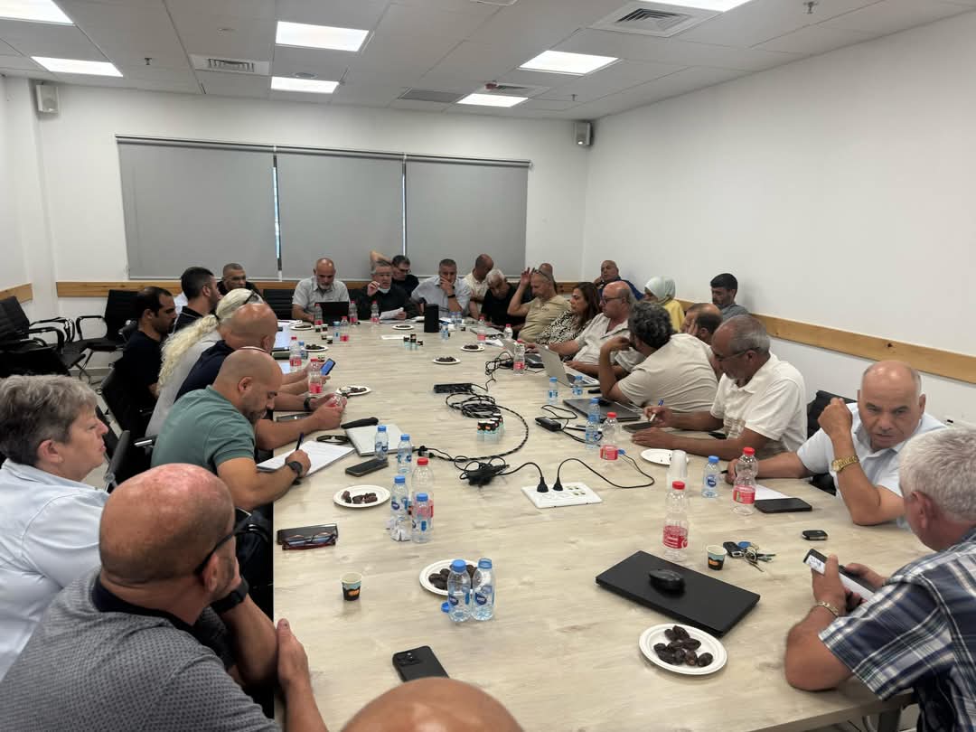 You are currently viewing بلدية رهط تعقد جلسة عمل رسمية مع سلطة توطين البدو ودائرة اراضي اسرائيل- لواء الجنوب لبحث أزمة السكن في المدينة